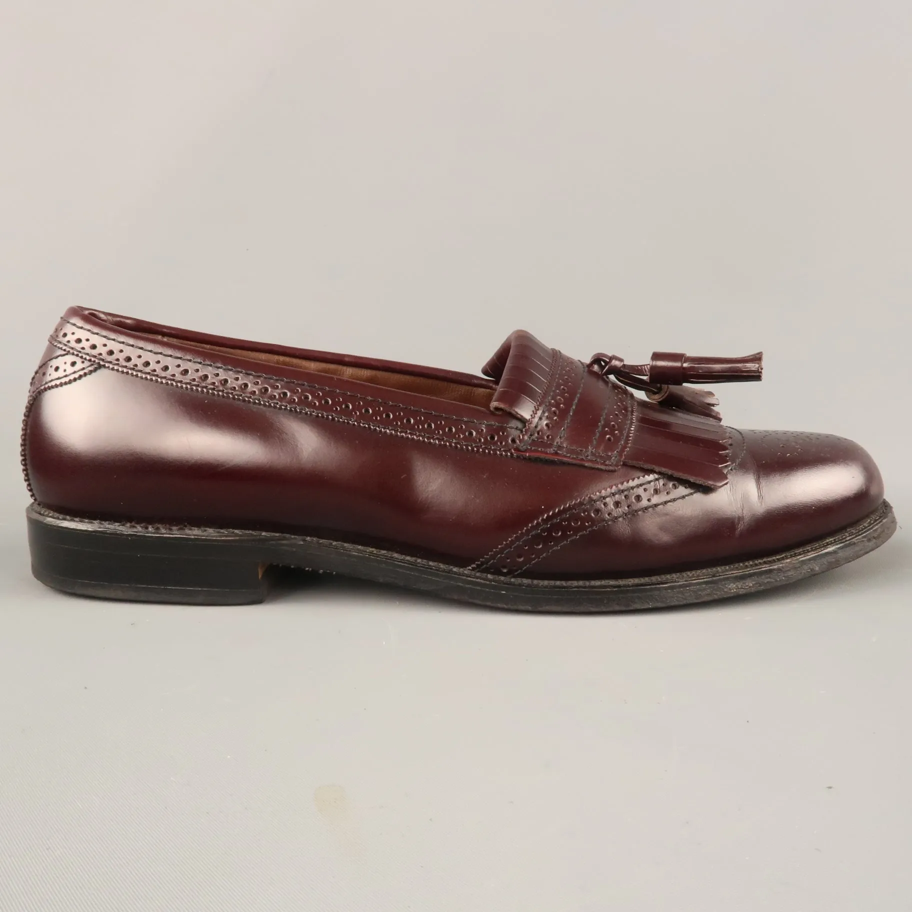 ALLEN EDMONDS Size 9.5 Burgundy Brogue Leather Eyelash Tassel BRIDGETON Loafers