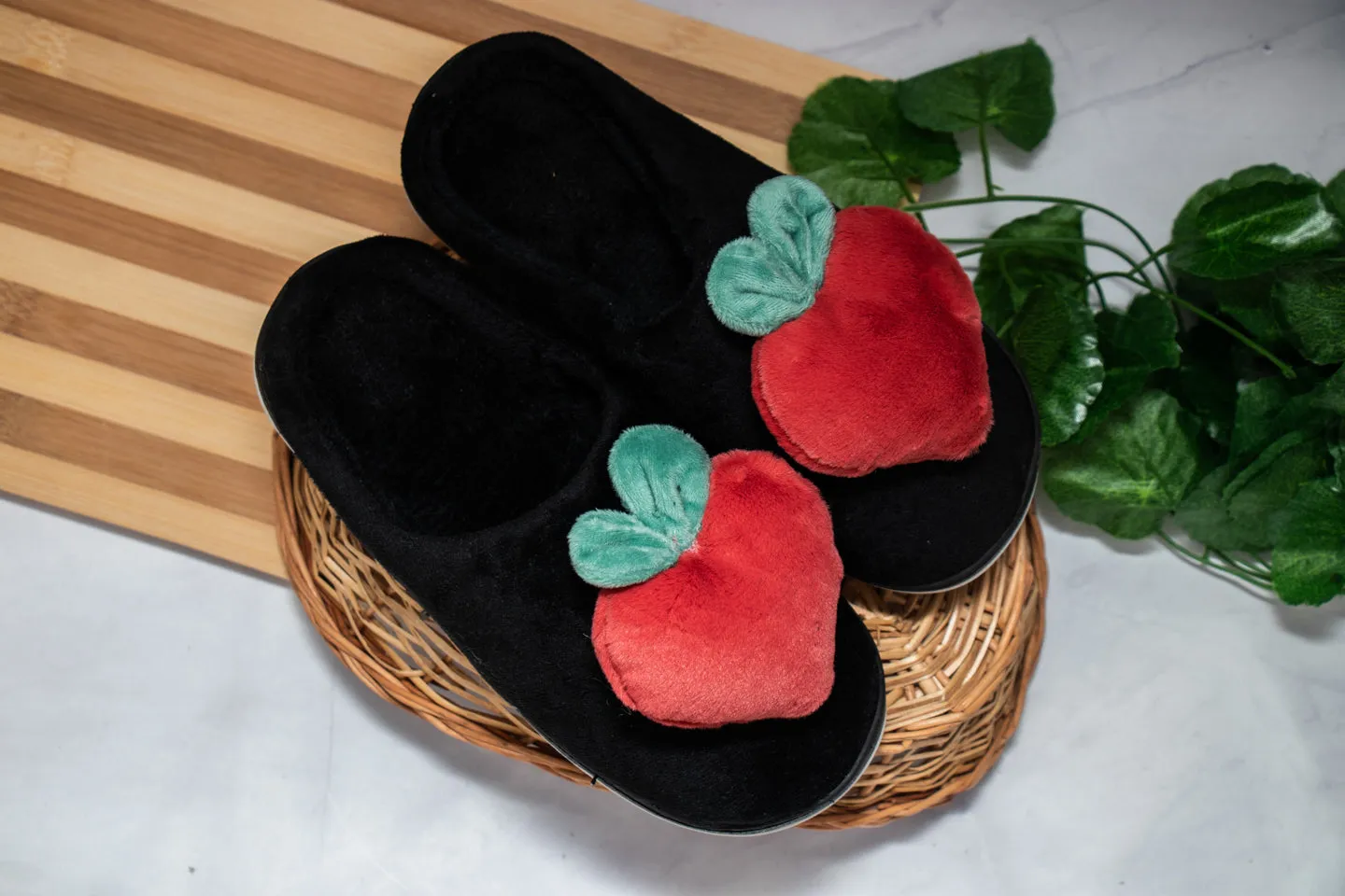 Brauch Women's Black Fur Heart Apple Winter Slippers