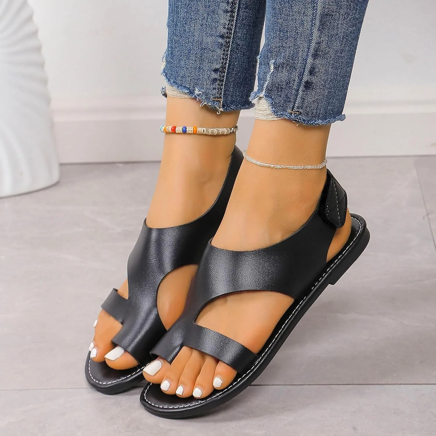 Women's Slip-On Solid Color Casual Flat Sandals Summer Comfortable Lightweight Casual Flat Shoes Fashionable Non Slip Outdoor Beach Vacation Footwear