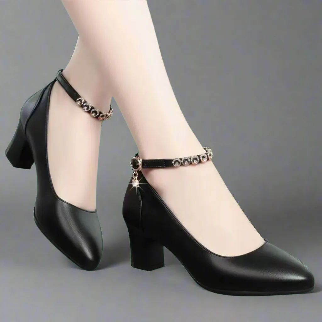 Zymara | Pumps made from premium patent leather for your office style